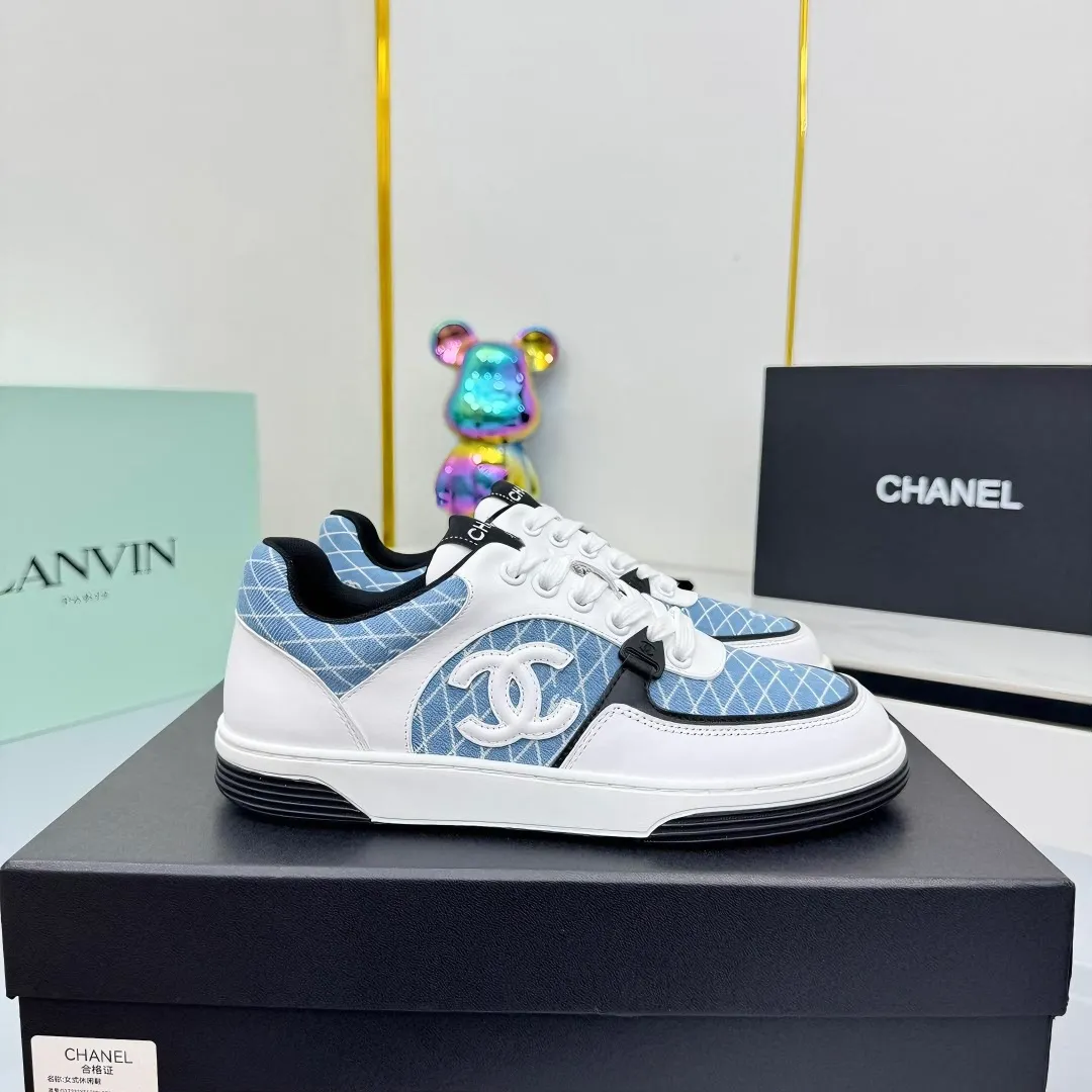 👟👟Ex-factory price 620👟👟High quality! ! ! CHANEL Chanel 25A latest thick-soled casual sports shoes. The counter is synchronized. The counter is very popular. It is a shoe that is very difficult to buy. The most popular thick-soled casual shoes on the Internet. As you can imagine, the most popular thick-soled casual shoes can not be missed. It has both good looks and comfort. Simple and versatile. The thick sole increases the height and is super versatile. Whoever wears it will look better. Upper: cowhide stitching. Lining: breathable mesh. Outsole: TPU original outsole. Size: 35-41 👉
